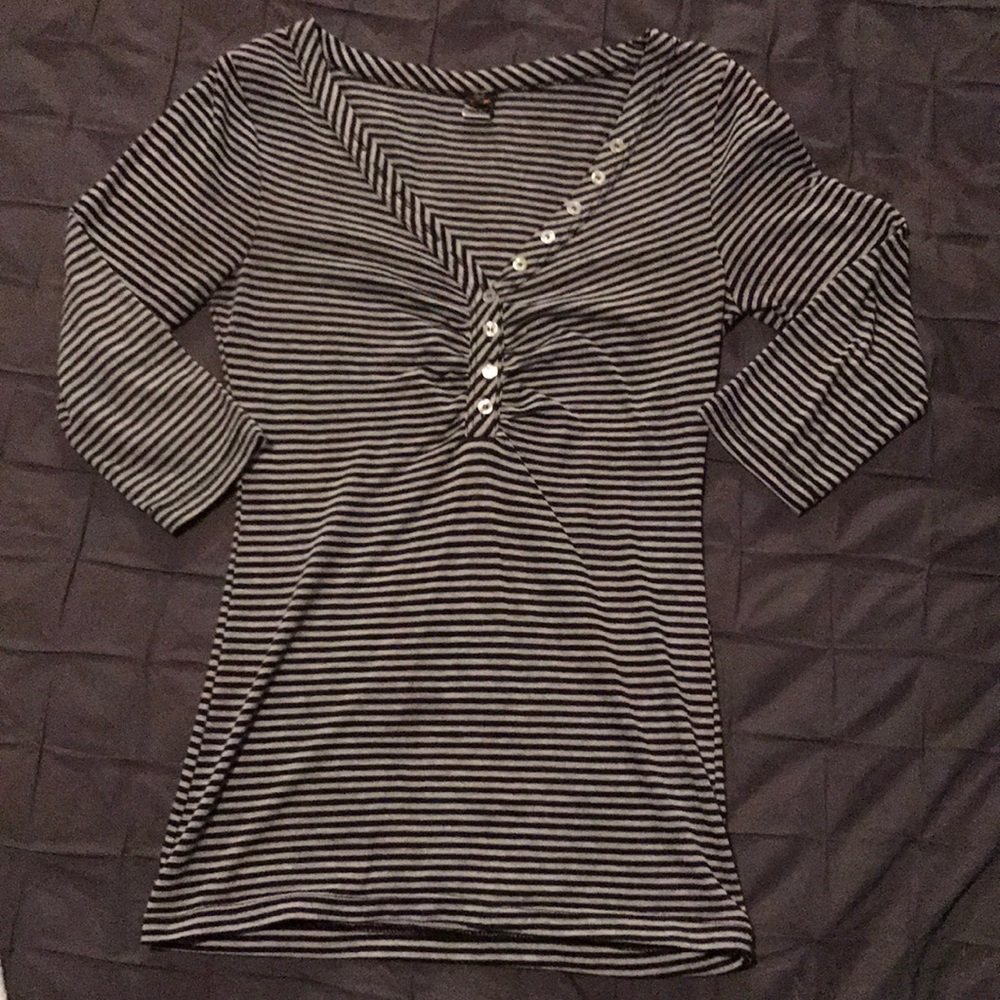 3/4 sleeve V-Neck Striped Top
